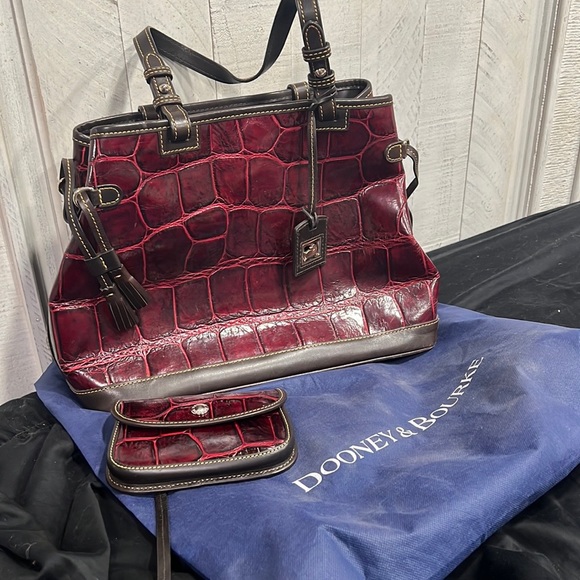 Dooney & Bourke Maroon Wine Crocodile Textured Bag with Mini Wallet Pouch - Picture 2 of 14